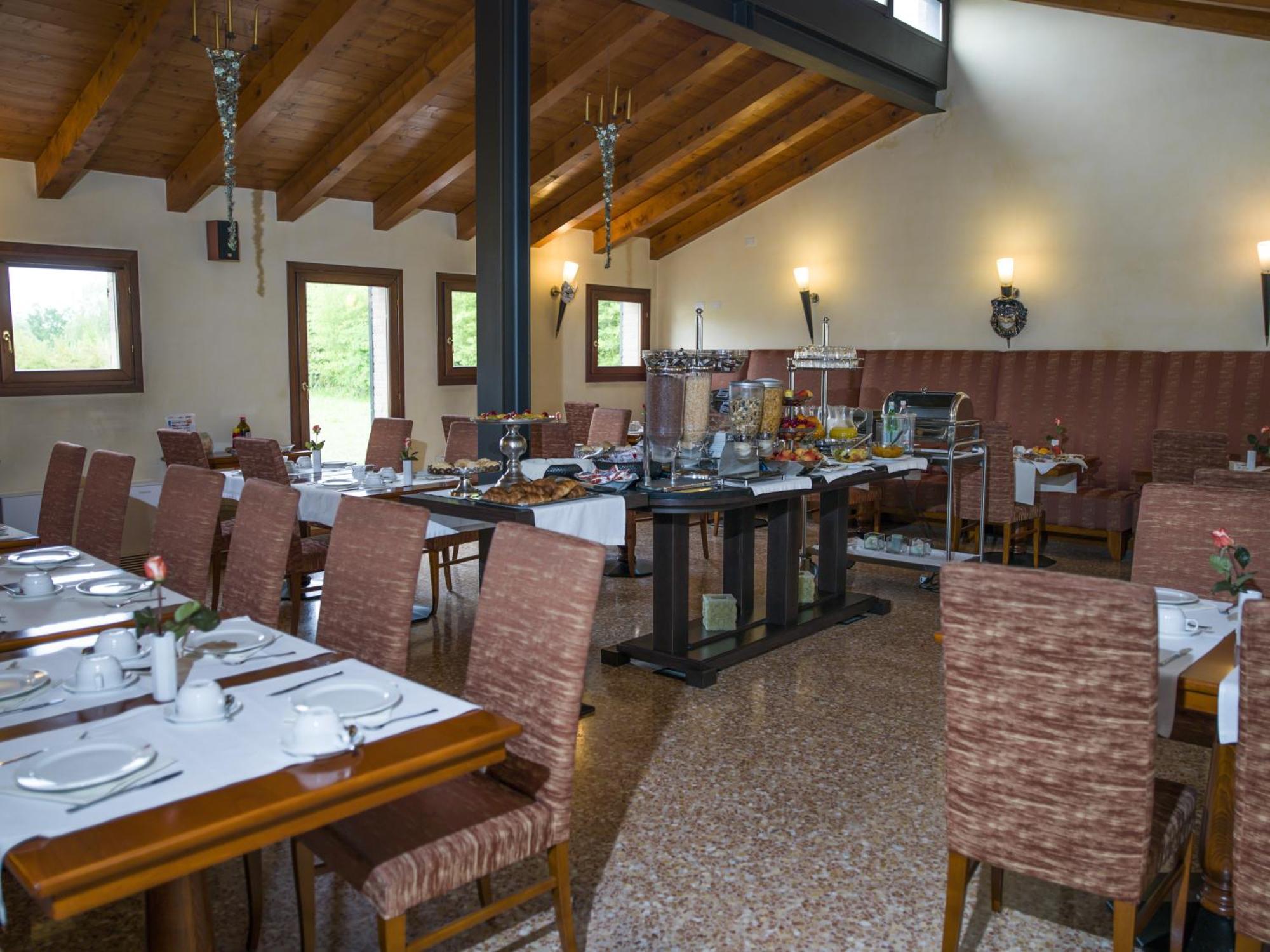 Hotel Venice Resort Airport Тессера Экстерьер фото