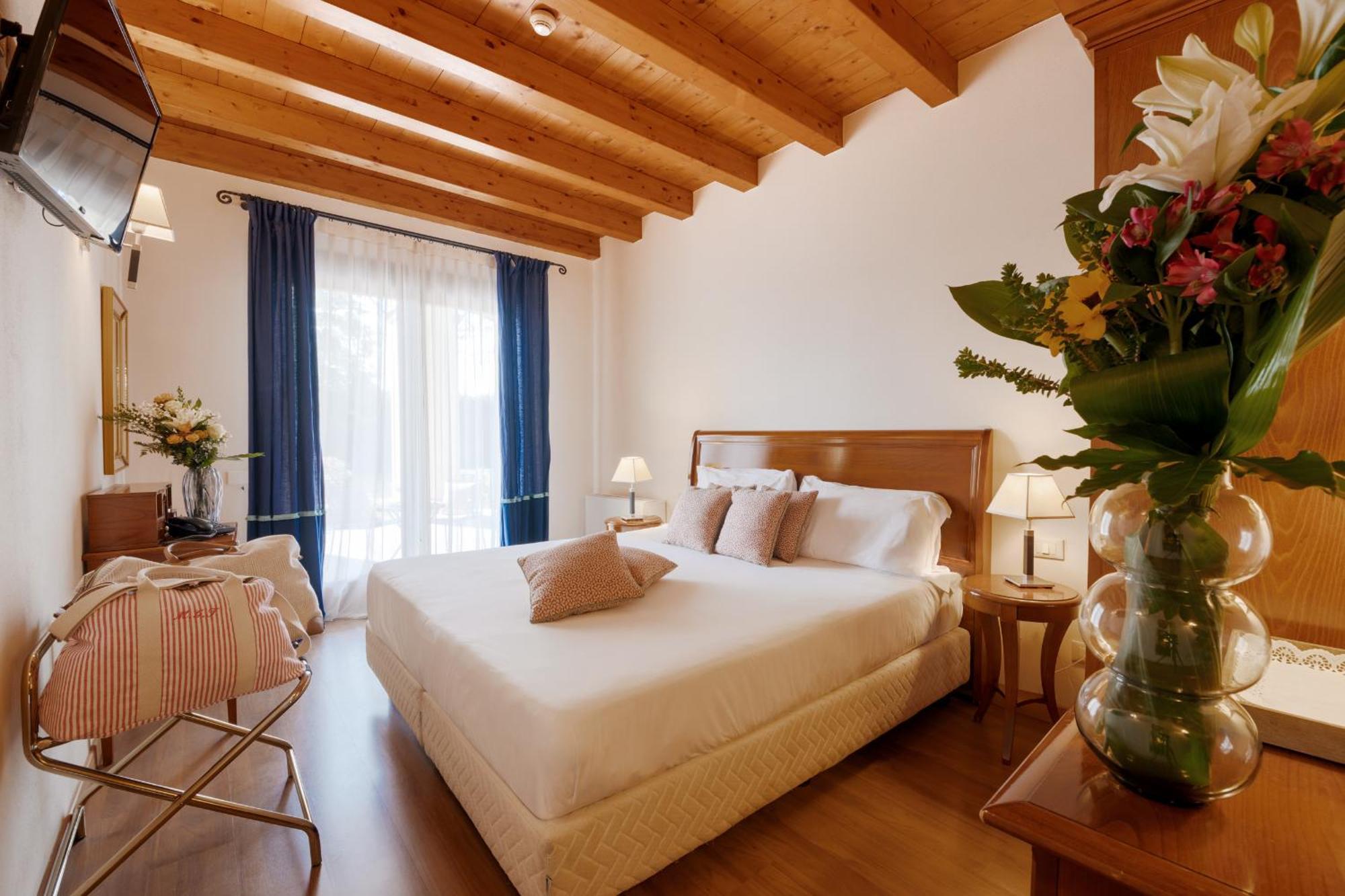Hotel Venice Resort Airport Тессера Экстерьер фото